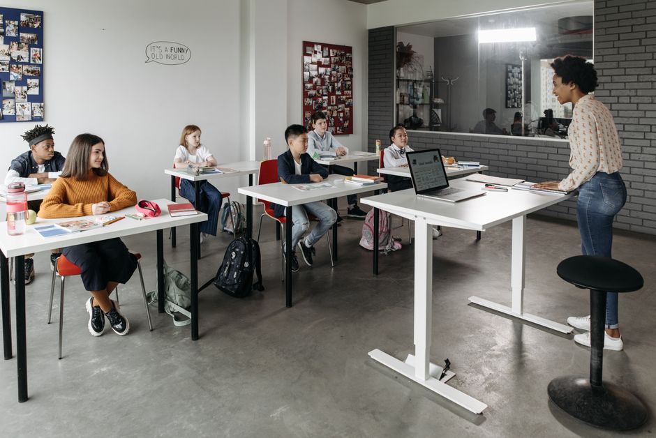 Dekorative Hintergrundform für UX/UI Design Ausbildung
